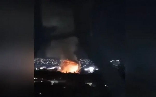 Venezuela'da patlama sesleri! Başkent Caracas’ta dumanlar yükseliyor